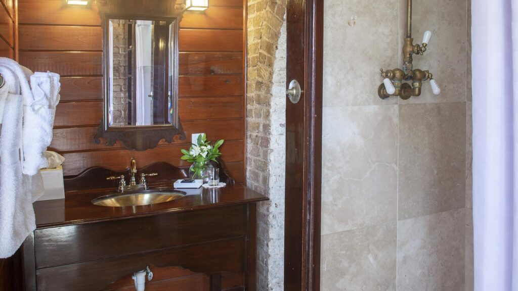 adjusted-georgian-bathroom